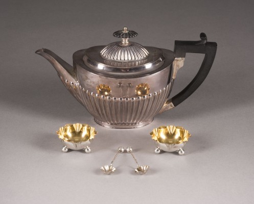 Picture TEEKANNE UND PAAR SALIEREN