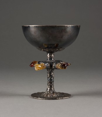 Bild SILBERKELCH MIT FÜNF BERNSTEINEN