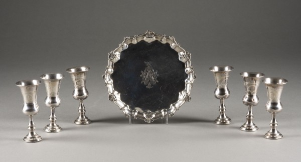 Bild SECHS SCHNAPSBECHER MIT TABLETT