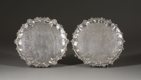 Picture PAAR TABLETTS MIT FÜSSEN