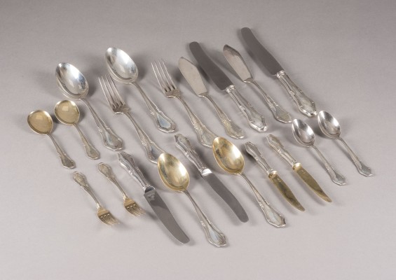 Auction 155<br>SPEISEBESTECK FÜR ZWÖLF PERSONEN