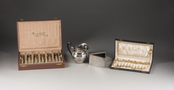 Auktion 155<br>SAMMLUNG VON 38 SILBEROBJEKTEN UND BESTECKTEILEN
