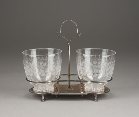 Bild MENAGE MIT ZWEI GLÄSERN