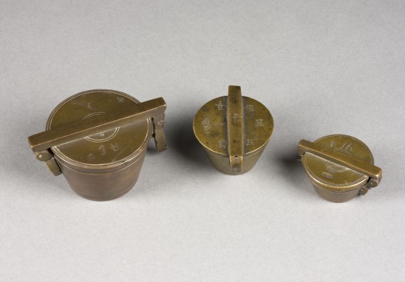 Auktion 155<br>DREI NÜRNBERGER EINSATZGEWICHTE