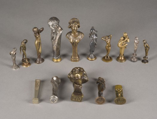 Bild KONVOLUT AUS 15 FIGÜRLICHEN JUGENDSTIL-PETSCHAFTEN