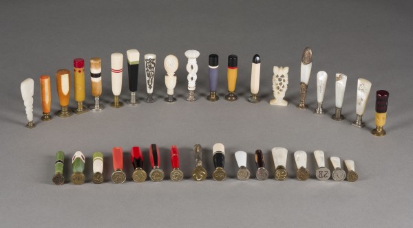 Bild KONVOLUT AUS 35 PETSCHAFTEN