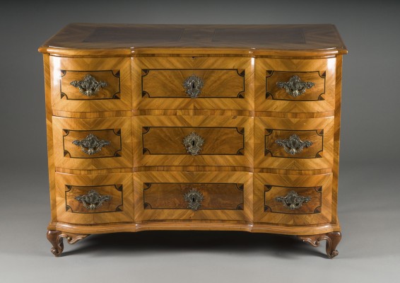 Picture FEINE BAROCK KOMMODE