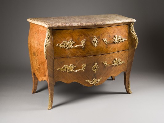 Auktion 155<br>LOUIS XV. KOMMODE