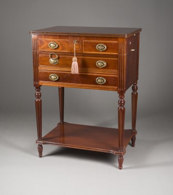 Auktion 155<br>SILBER BESTECKSCHRANK IM EMPIRE STIL