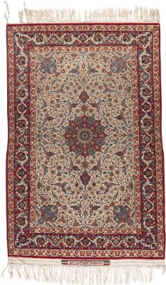 Auction 155<br>ISFAHAN KORK AUF SEIDE