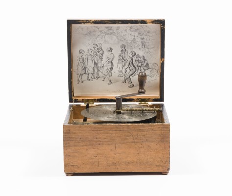 Auction 155<br>KALLIOPE / LOCHPLATTENSPIELDOSE MIT 14 SPIELPLATTEN