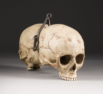 Auktion 155<br>MEMENTO MORI DOPPEL TOTENSCHÄDEL