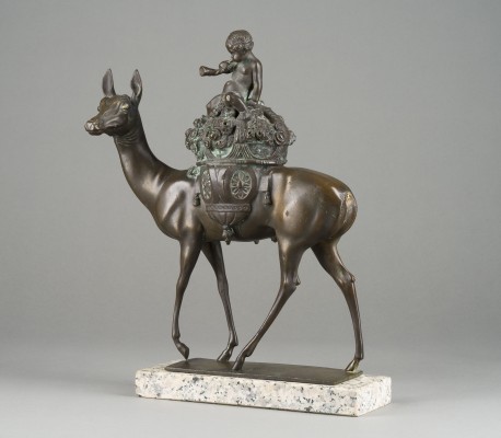 Auktion 155<br>PUTTO MIT BLASHORN AUF EINER HIRSCHKUH