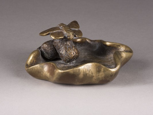 Picture SCHALE MIT INSEKT