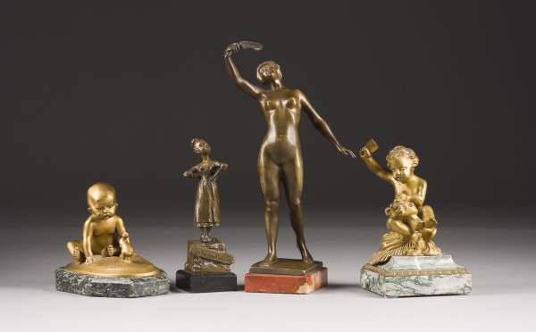 Bild KONVOLUT VON VIER FIGUREN: 'DIE FROMME HELENE', 'FRAUENAKT MIT SPIEGEL', 'KIND MIT ENTE', 'ALLEGORIE DER BILDHAUEREI'