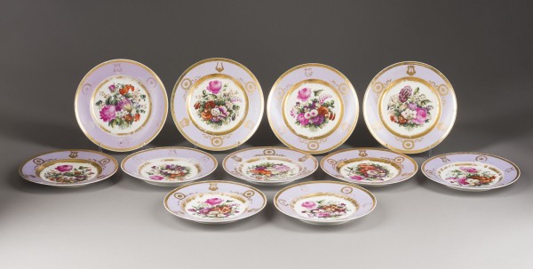 Auktion 156<br>ELF TELLER MIT BLUMEN DEKOR