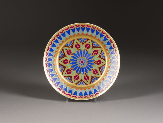 Bild TELLER MIT GOTISCHEM ORNAMENT