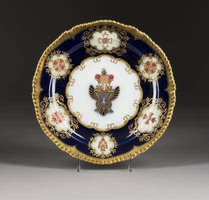 Auction 156<br>SEHR FEINER SELTENER TELLER AUS DEM ORDEN-SERVICE MIT DEM ANDREAS-ORDEN