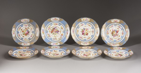 Picture ACHT TELLER MIT FLORALEM DEKOR