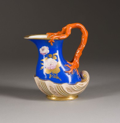 Bild BLAUE MILCHKANNE MIT KORALLENGRIFF