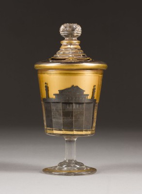 Auktion 156<br>DECKEL POKAL MIT DEM ANSICHT DER ALTEN BÖRSE UND DER ROSTRALSÄULEN