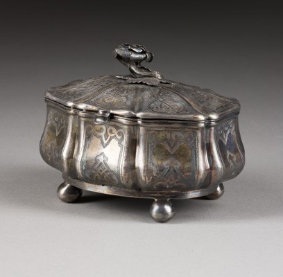 Bild PAN-SLAWISCHE-DECKELDOSE MIT ROSE