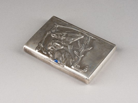 Bild ZIGARETTENETUI MIT DAME MIT PFERD