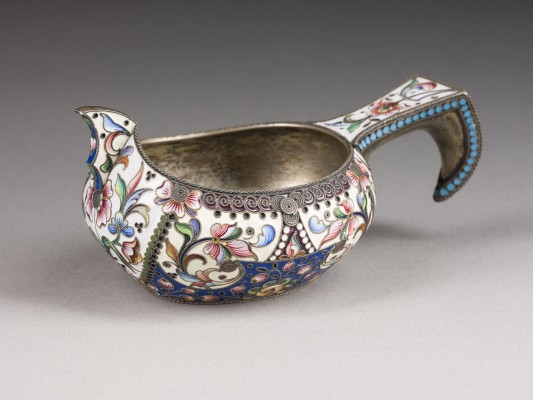 Auktion 156<br>SEHR GROSSER CLOISONNÉ-EMAIL-KOWSCH