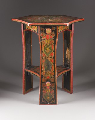 Auktion 156<br>SECHSECKIGER TEETISCH