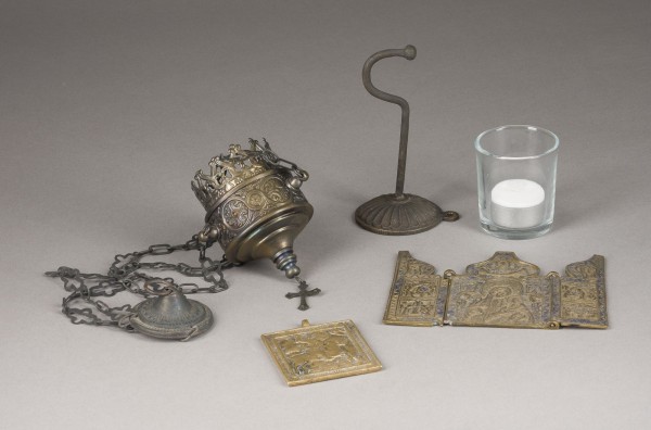 Bild SAMMLUNG VON ZWEI BRONZE-IKONEN SOWIE EINER IKONENAMPEL