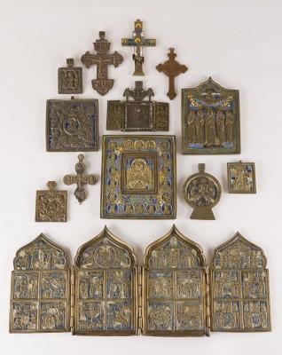 Bild SAMMLUNG VON 13 BRONZE-IKONEN: DARSTELLUNGEN CHRISTI UND DER GOTTESMUTTER, FESTTAGE SOWIE AUSGEWÄHLTE HEILIGE