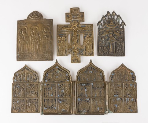 Bild SAMMLUNG VON VIER BRONZE-IKONEN: KRUZIFIX, GOTTESMUTTER 'FREUDE ALLER LEIDENDEN', AUSGEWÄHLTE HEILIGE SOWIE FESTTAGE