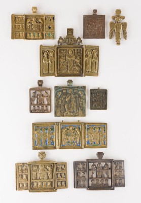 Bild SAMMLUNG VON ZEHN BRONZE-IKONEN: KREUZ MIT DEM ENGEL, DARSTELLUNGEN CHRISTI SOWIE ALTTESTAMENTLICHE DREIFALTIGKEIT