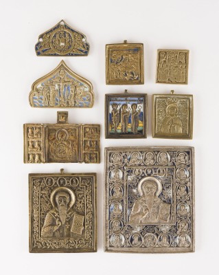 Picture SAMMLUNG VON NEUN BRONZE-IKONEN: GOTTESMUTTER DES ZEICHENS (ZNAMENIE), AUSGEWÄHLTE HEILIGE SOWIE FESTTAGE