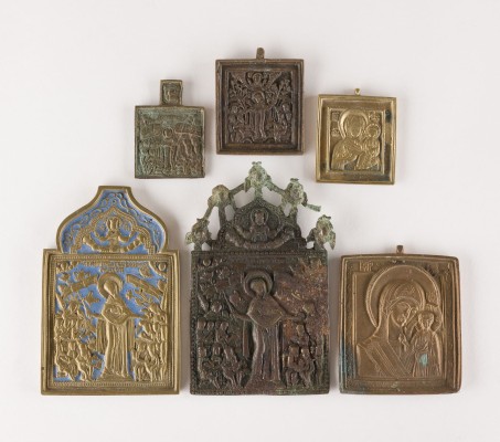 Bild SAMMLUNG VON SECHS BRONZE-IKONEN MIT DARSTELLUNGEN DER GOTTESMUTTER