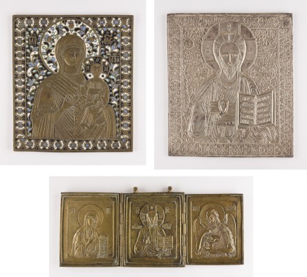 Auction 156<br>SAMMLUNG VON DREI BRONZE-IKONEN: CHRISTUS PANTOKRATOR, GOTTESMUTTER VON SMOLENSK (SMOLENSKAJA) SOWIE TRIPTYCHON MIT DEESIS