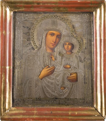 Auktion 156<br>BEZEICHNETE IKONE MIT DER GOTTESMUTTER 'OSERJANSKAJA' MIT SILBER-OKLAD