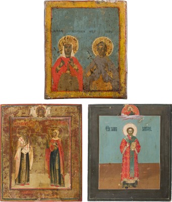 Auktion 156<br>DREI IKONEN MIT AUSGEWÄHLTEN HEILIGEN, DARUNTER JOHANNES CHRYSOSTOMUS, THEODOR UND GLYKERIA