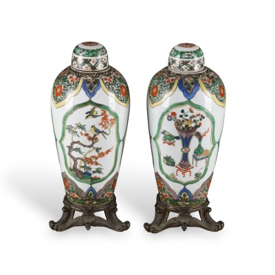 Picture EIN PAAR FAMILLE-VERTE-VASEN MIT BRONZEMONTIERUNG