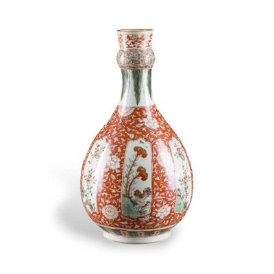 Bild EINE FAMILLE-VERTE-VASE MIT BLUMENDARSTELLUNG