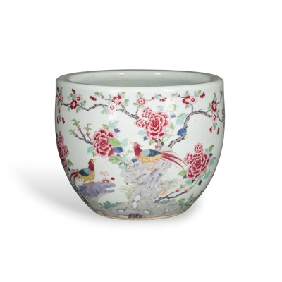 Auktion 159<br>EIN FAMILLE-ROSE-BLUMENTOPF MIT DOPPELPHASANENDEKOR