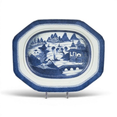 Picture EIN CHINESISCHER EXPORT-BLAU-WEISSER ACHTECKIGER TELLER
