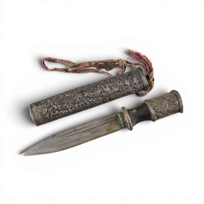 Bild EIN SILBERMONTIERTER DOLCH
