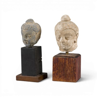 Auktion 159<br>ZWEI KLEINE BUDDHA-KÖPFE