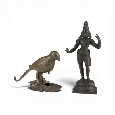 Auction 159<br>EINE BRONZEFIGUR UND EINE ÖLLAMPE AUS MESSING