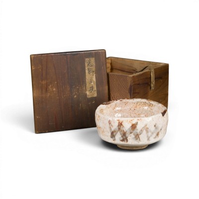 Auktion 159<br>EINE E-SHINO TEE-SCHALE (CHAWAN)