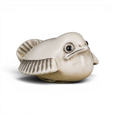 Bild EIN NETSUKE EINES FUKURA SUZUME AUS ELFENBEIN*