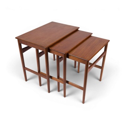 Auction 158<br>DREI SATZTISCHE 'AT 40'