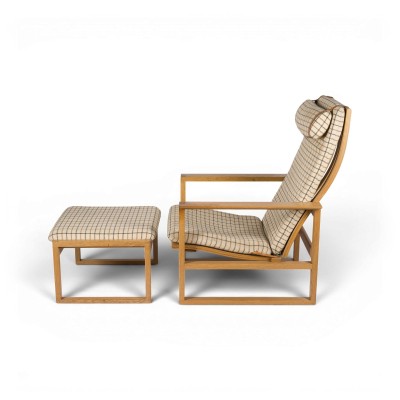 Auktion 158<br>SESSEL MODELL '2254' UND HOCKER '2248'