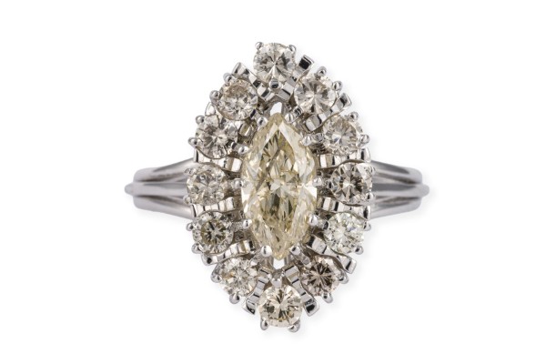 Picture NAVETTE ENTOURAGE RING